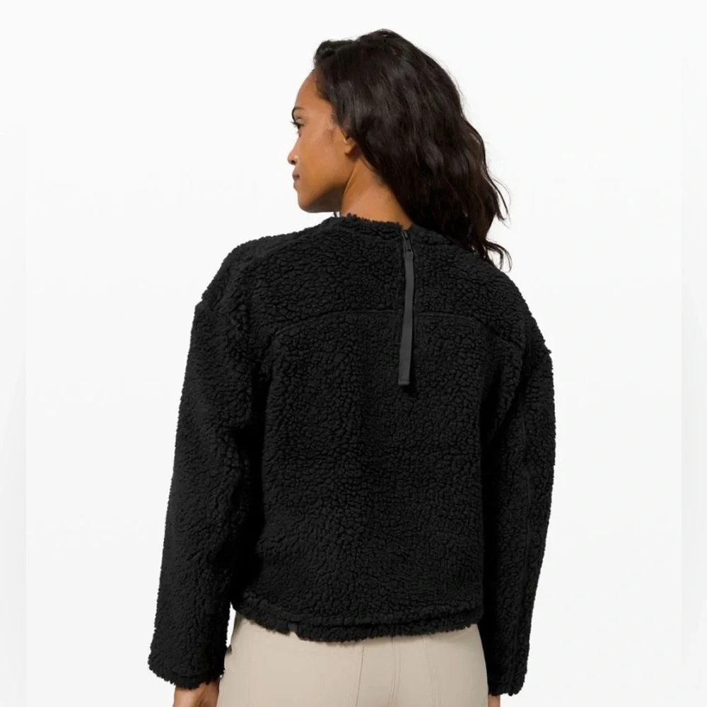 Lululemon Cozy Black Sherpa Pullover size 10
